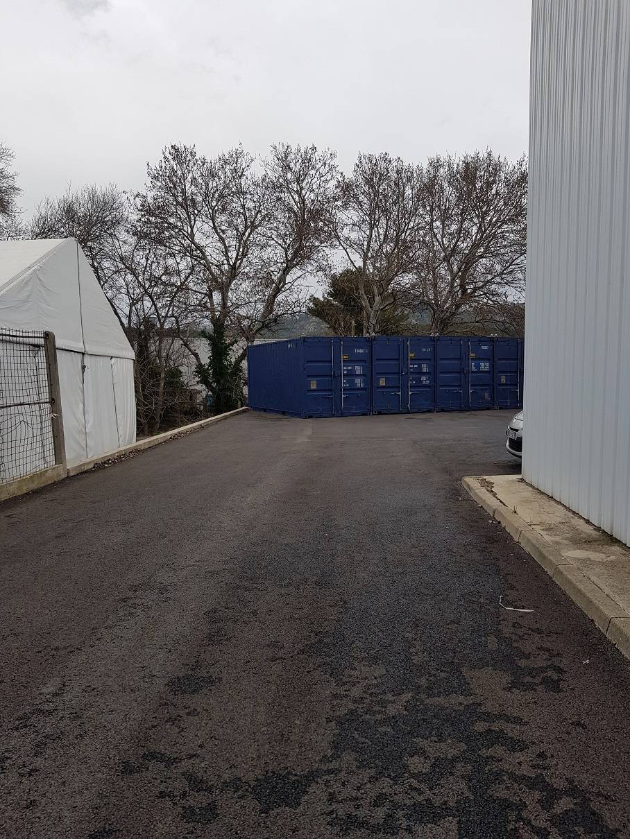 Où louer un espace de stockage pour des marchandises aux alentours de Marseille