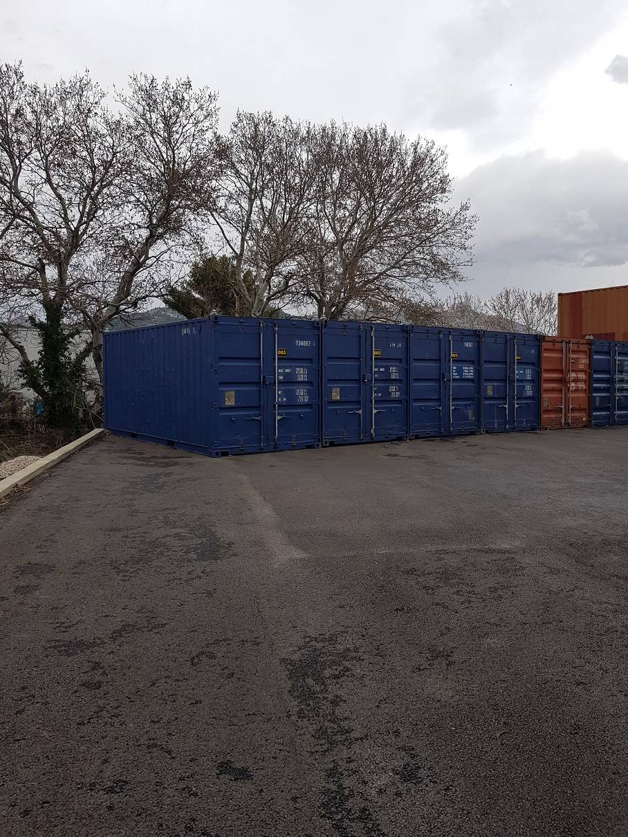 Containers de stockage pour ranger et organiser du matériel à Gémenos 13420