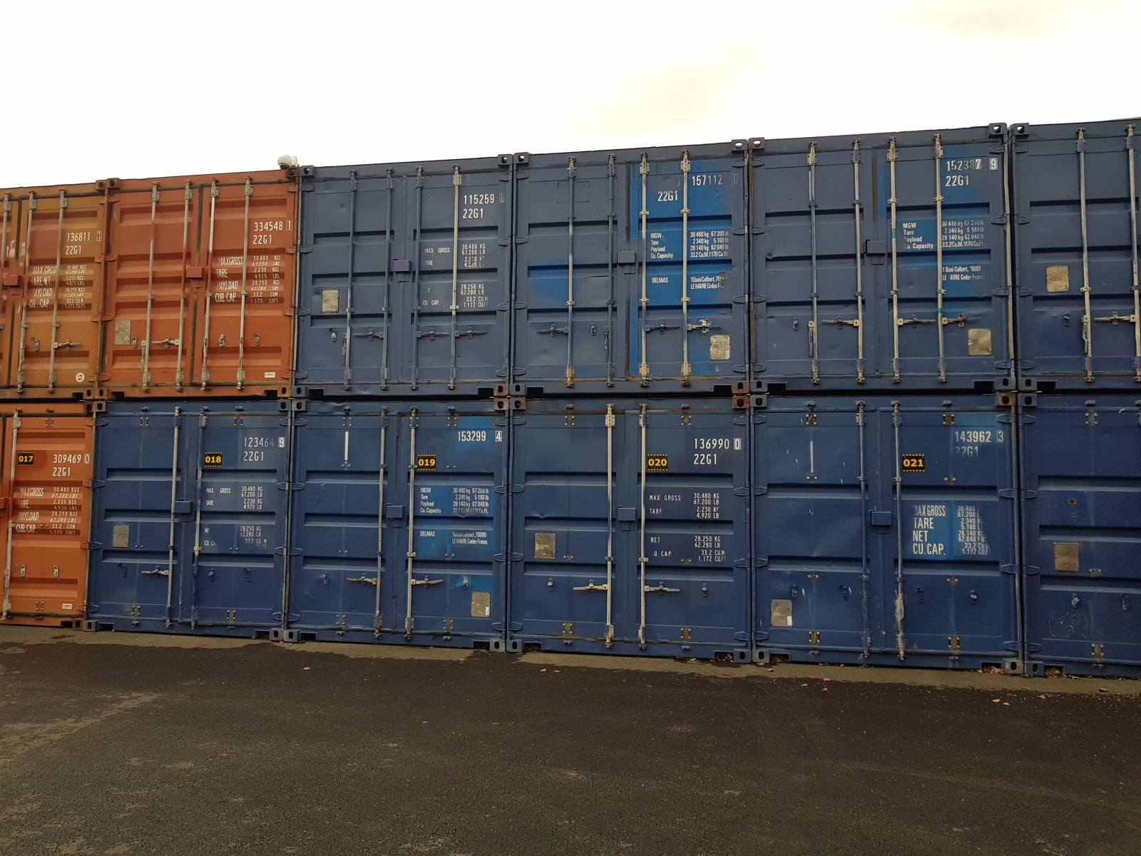 Louer un container à petit prix pour entreposer du stock près de Marseille 13011.